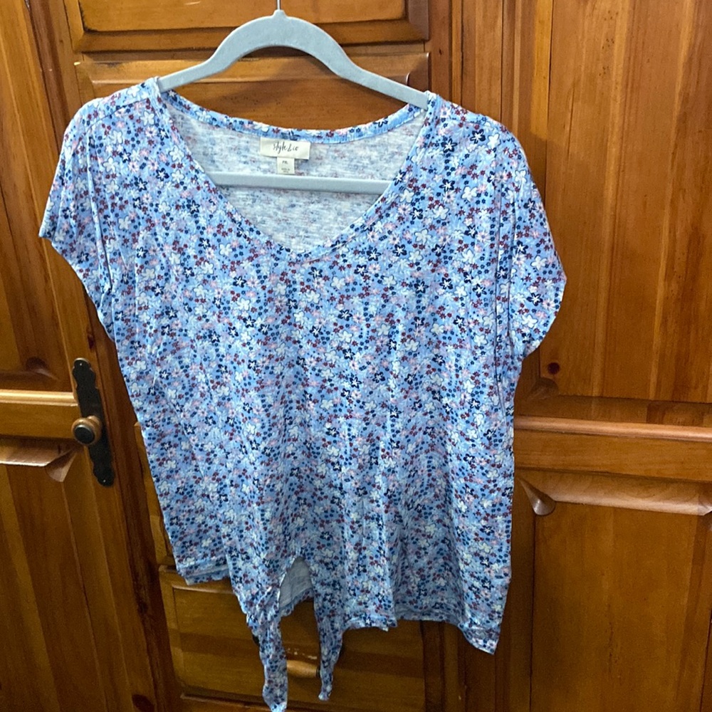 Flower tie front tshirt